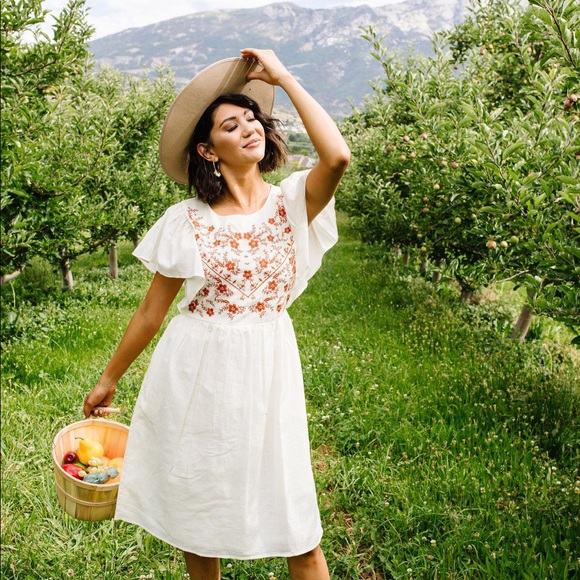 EMBROIDERED CORAL FLORAL DRESS - Picture 5 of 11